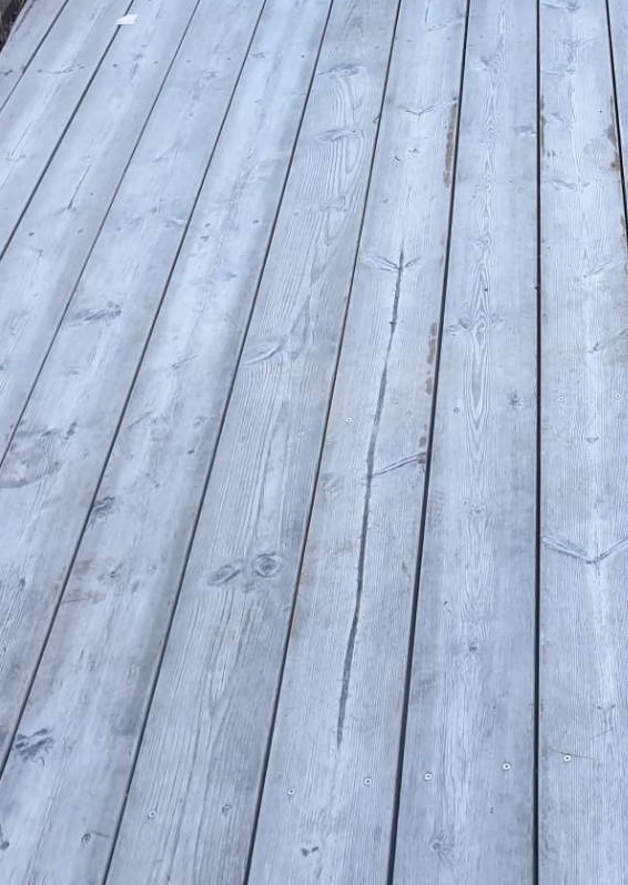 Trall behandlad med vattenbeständig Kisel